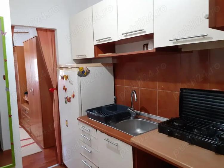 Garsonieră decomandată în Lipovei
