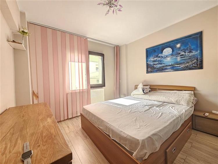 ORIZONT, 2 DECOMANDATE MOBILATE, - 3