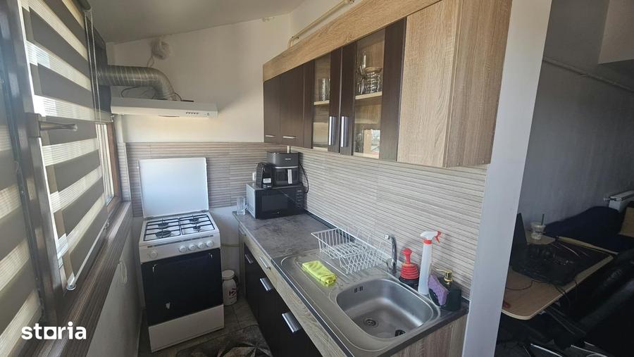 Apartament cu 3 camere semidecomandat în Miroslava