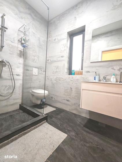 Casă cu 4 camere cu Teren 400 Mp în Central