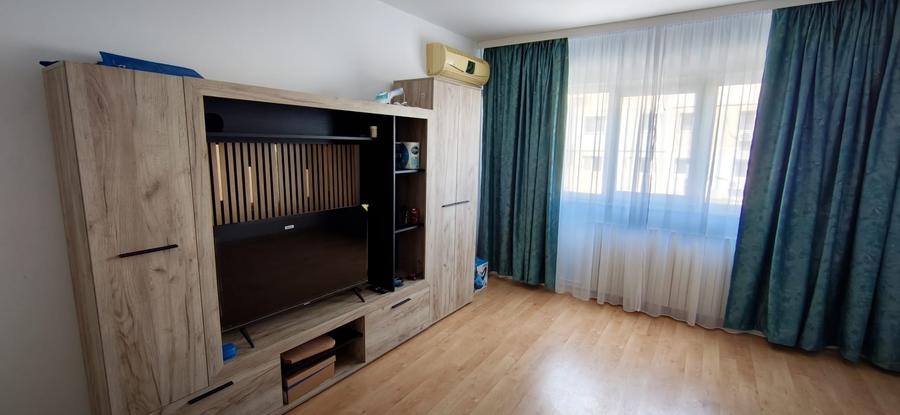 Apartament cu 2 camere decomandat în CET