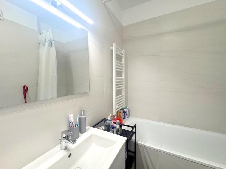 Apartament cu 2 camere, mobilat în Soarelui
