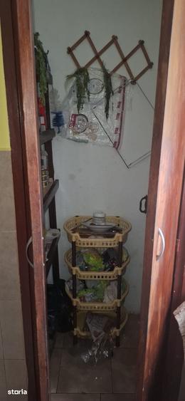 Apartament cu 3 camere decomandat în Dârste