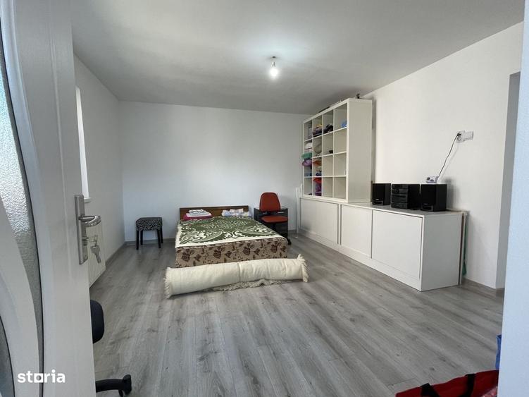 Investitie Inteligenta: 2 Case la Pret de Una in Piatra Neamt - 11