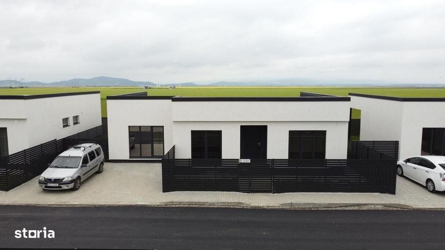 Casă cu 4 camere în Purcăreni