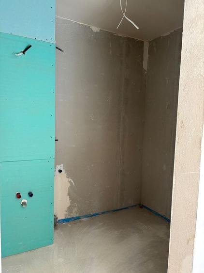 Apartament cu 3 camere semidecomandat în Mărăști