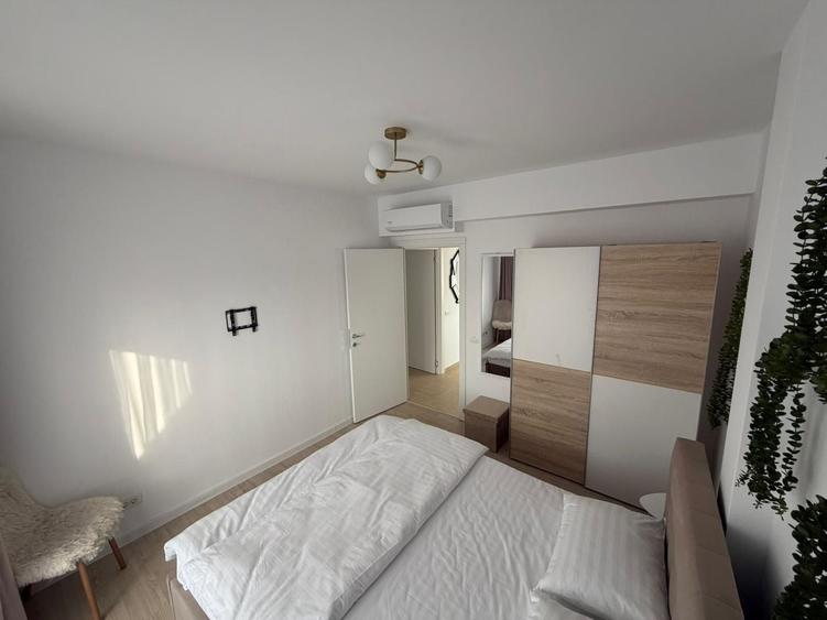 Apartament cu 4 camere decomandat, mobilat în Cotroceni
