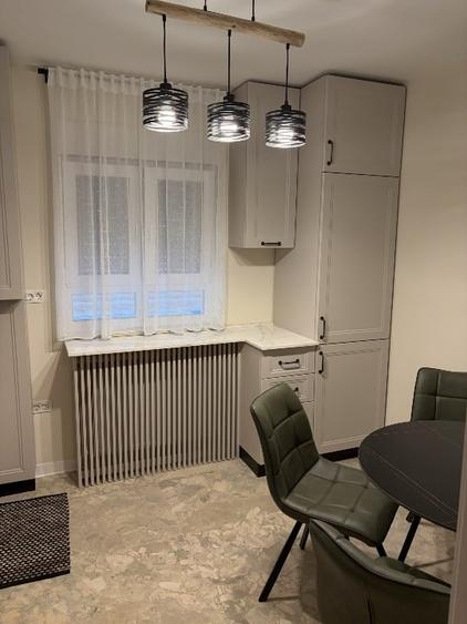 Apartament cu 3 camere decomandat, mobilat în Bălcescu