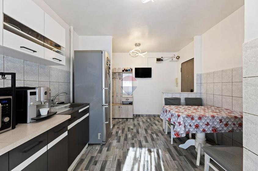 Apartament cu 2 camere semidecomandat, mobilat în Micălaca