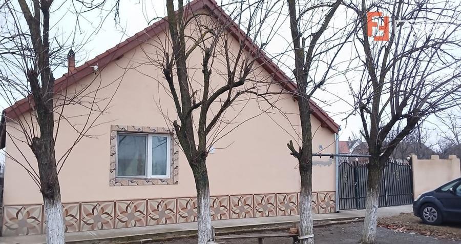 Casă individuală cu 3 camere cu Canalizare în Gottlob