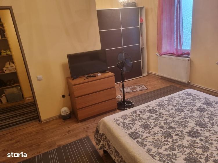 Casă cu 3 camere decomandat în Strei