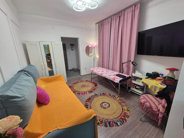 Apartament cu 3 camere semidecomandat în Cișmigiu
