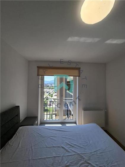 Apartament cu 2 camere decomandat în Tractorul