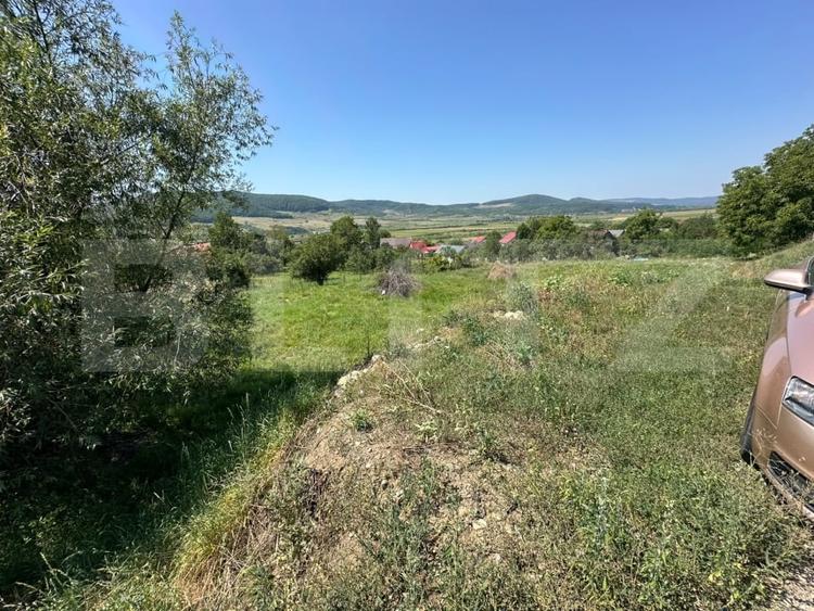 Teren Construcții intravilan de 1400 mp, în Crainimăt
