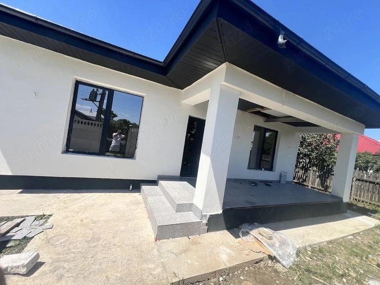 Casă cu 4 camere cu Teren 400 Mp în Amara