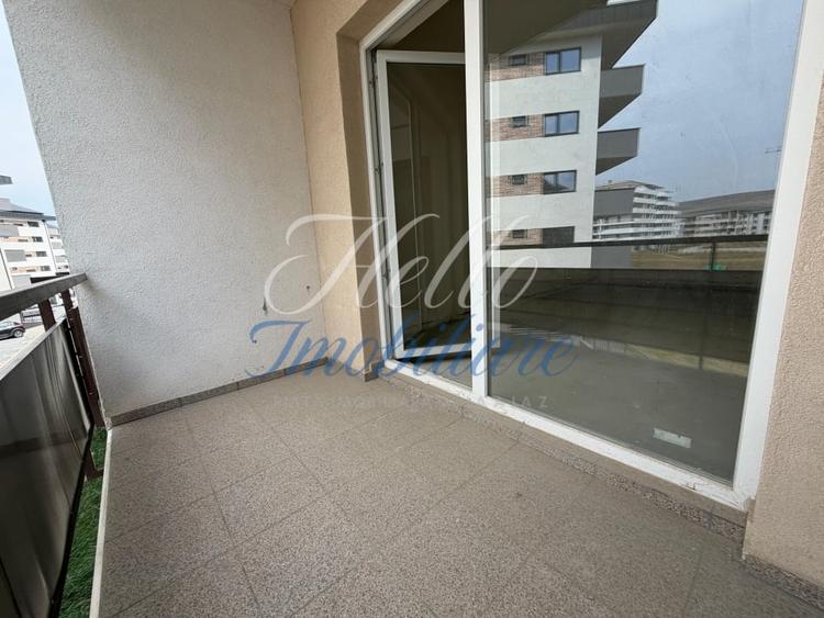 Apartament cu 3 camere semidecomandat în Florești