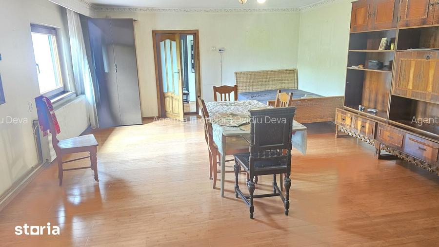 Vand casa in Deva, P+E + Garaj dublu separat cu intrare directa