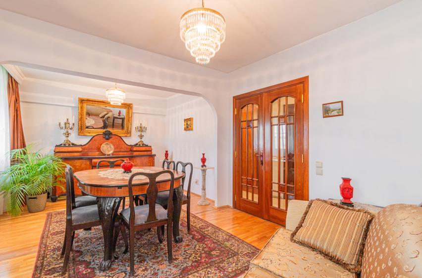 Apartament cu 4 camere decomandat, mobilat în Tineretului
