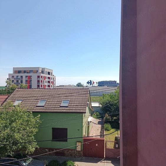 Garsonieră decomandată în UTA
