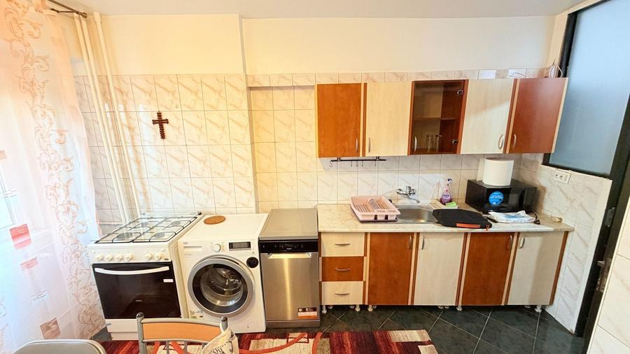 Apartament cu 2 camere decomandat, mobilat în Sebastian