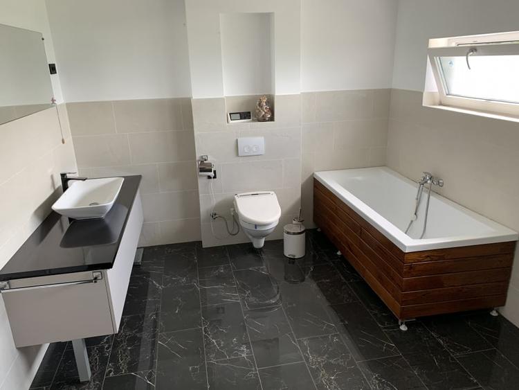 Duplex cu 4 camere cu Canalizare în Exterior Est