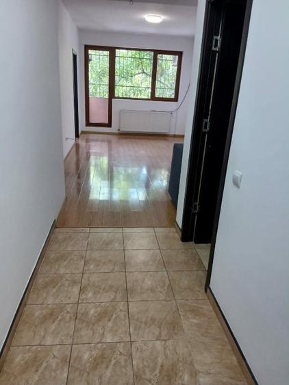 Apartament cu 3 camere decomandat în Bucureștii Noi