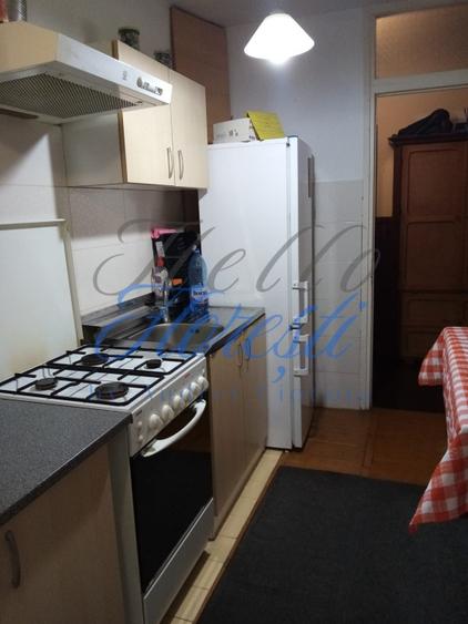 Apartament cu 3 camere decomandat în Zorilor