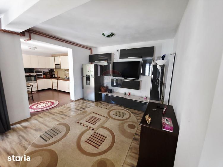 Casă cu 3 camere cu Teren 205 Mp în Central
