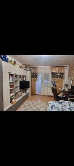 Apartament cu 2 camere decomandat în Dacia