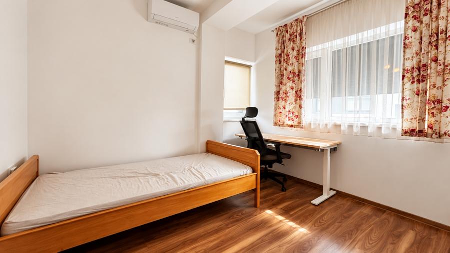 Apartament cu 3 camere decomandat în Braytim