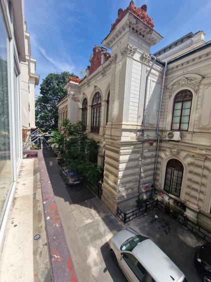 Birou, de 110 mp, în Universitate