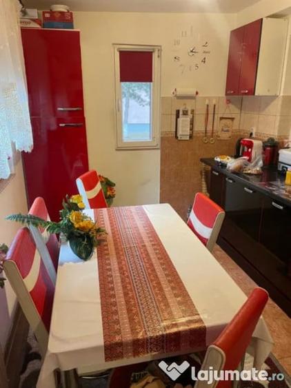 Apartament cu 3 camere decomandat în Burdujeni