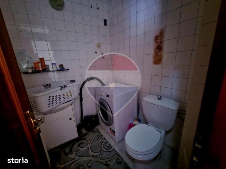 Apartament cu 4 camere decomandat în Central
