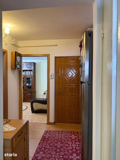 Apartament cu 2 camere decomandat în Micro 17