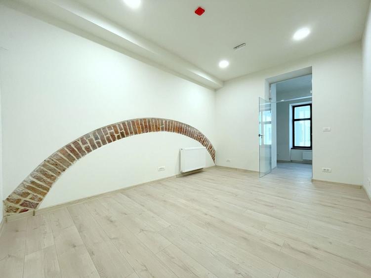 Birou, de 32 mp, în Ultracentral