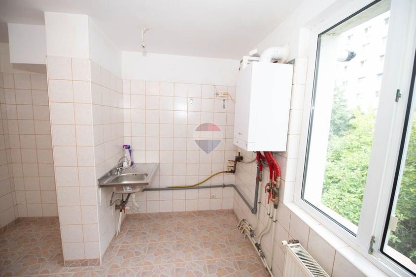 Apartament cu 3 camere decomandat în Politehnica