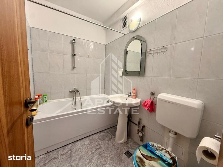 Apartament cu 3 camere, mobilat în Central