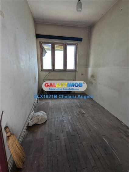 Casă cu 5 camere cu Teren 470 Mp în Unirii