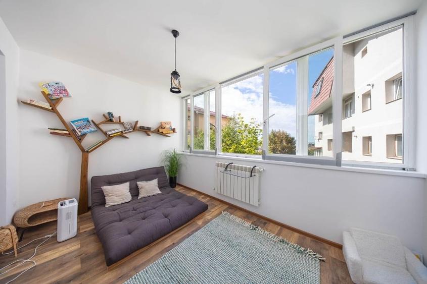 Apartament cu 3 camere decomandat, mobilat în Central