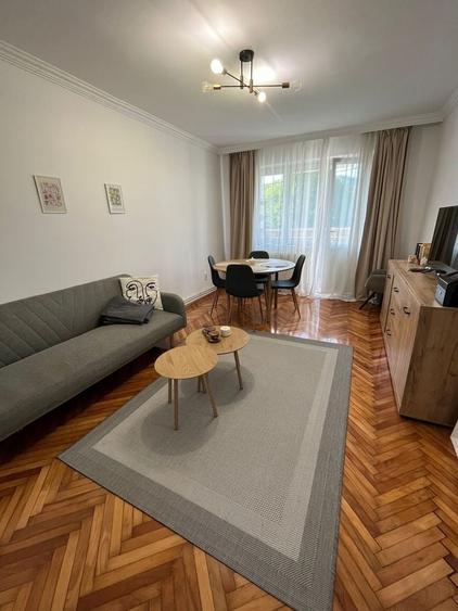 Apartament cu 2 camere decomandat în Central