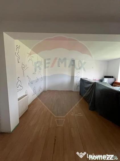 Casă cu 18 camere cu Teren 600 Mp în Câmpulung Moldovenesc