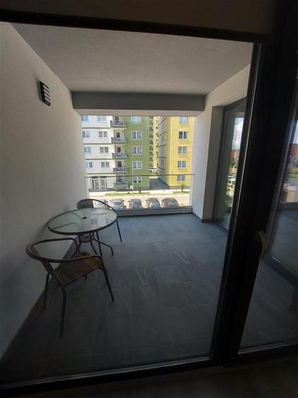 Apartament cu 2 camere semidecomandat, mobilat în Tractorul