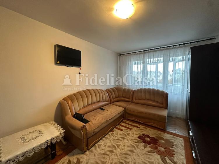 Apartament cu 2 camere decomandat în Podu Roș