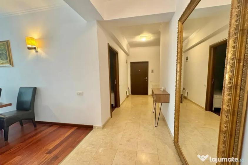 Apartament cu 3 camere semidecomandat în Bucureștii Noi