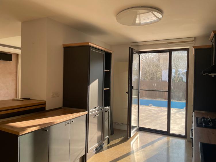 Duplex cu 6 camere cu Canalizare în Pipera