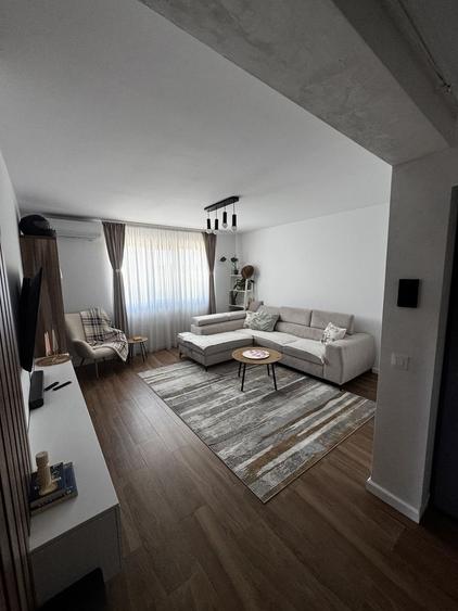 Apartament cu 2 camere decomandat în Rediu