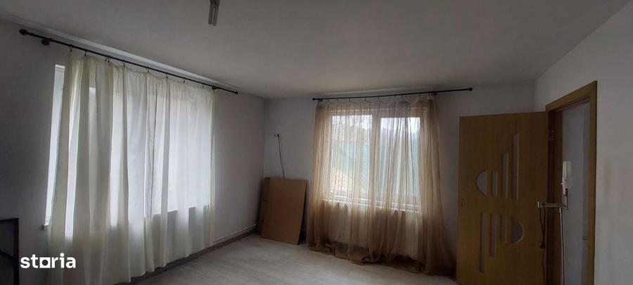 Casă cu 3 camere cu Teren 208 Mp în Moieciu