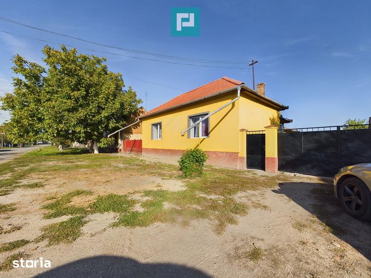 Casă cu 3 camere cu Teren 1065 Mp în Central