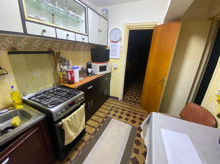 Apartament cu 3 camere circular în Km 4-5