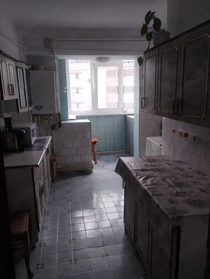 Apartament cu 3 camere decomandat în Barieră